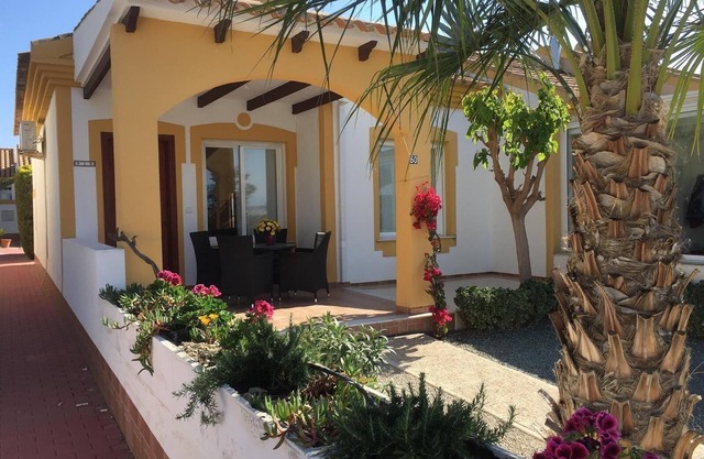Casa de vacaciones 'Casa Montana' con piscina compartida, aire acondicionado y Wi-Fi