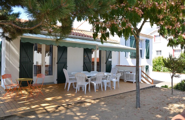 Casa de vacaciones 'Les Floralies' con terraza privada, jardín privado y Wi-Fi