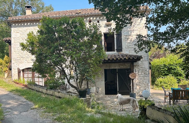 Le Clos des Fées – Casa de vacaciones espaciosa con jardín en Montaigu-de-Quercy