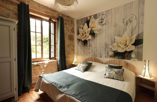 Casa de Vacaciones 'Jasmin' con Vista a la Montaña, Piscina Compartida y Wi-Fi