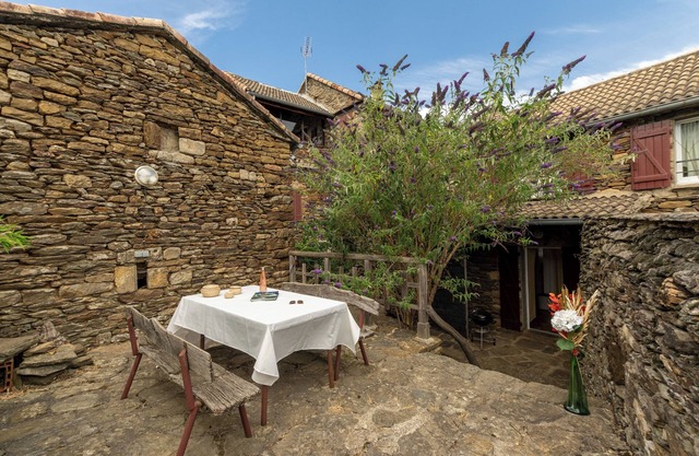 Casa de vacaciones 'La Grange' con vistas a la montaña, piscina compartida y aire acondicionado