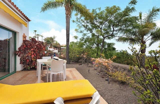 Casa de vacaciones 'La Villa La Palma - 1 Dormitorio' con vistas al mar, Wi-Fi y aire acondicionado