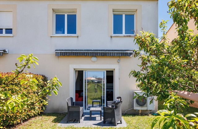 Casa de vacaciones 'Les Grands Vignobles 3 Ch12 Pers' con terraza privada