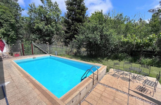 Casa de vacaciones 'Quinta Das Cavadas' con vistas a la montaña, piscina privada y Wi-Fi