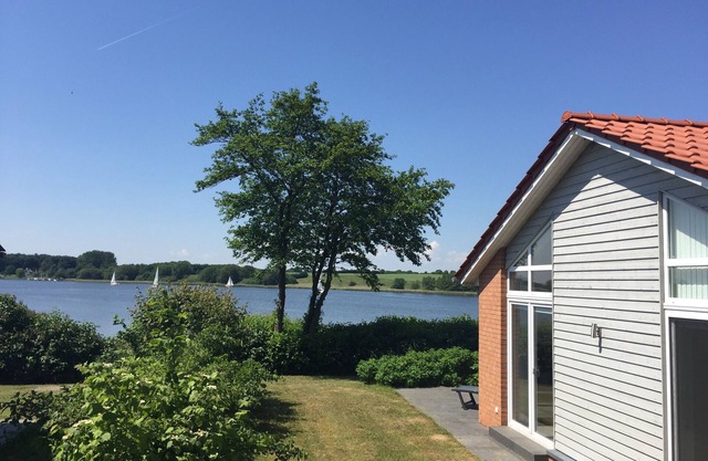 Holiday Home 'Weidenuferhaus' with Sea View, Private Terrace and Wi-Fi