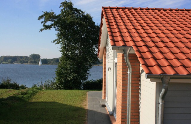 Casa de vacaciones en situación de agua directa | Sauna | Bañera de hidromasaje | Chimenea | Wifi gratis