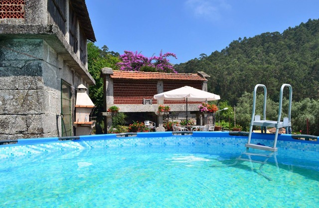 Casa de vacaciones con piscina, hermosas vistas y cerca del Gerês!