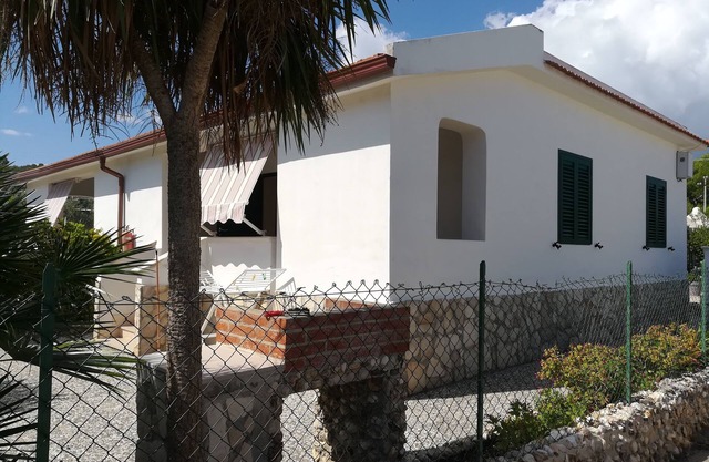 Vacaciones en el Villino n10 Giovanna DISANTI, inmerso en el verde aVieste en el GARGANO