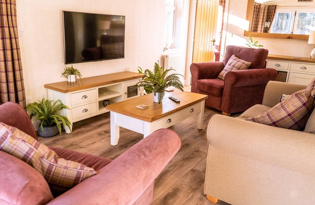 Luxury Lodge with Hot-Tub-Vista al bosque-Baño privado con ducha-Lodge-Lujoso