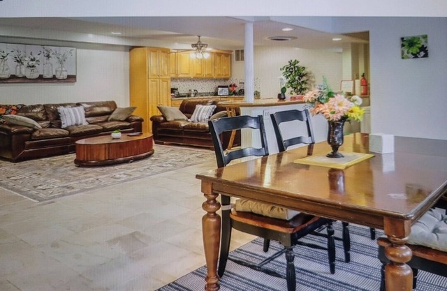 Home away home 3 bedroom, 3 queen bed - located 7 mile away from Washington DC