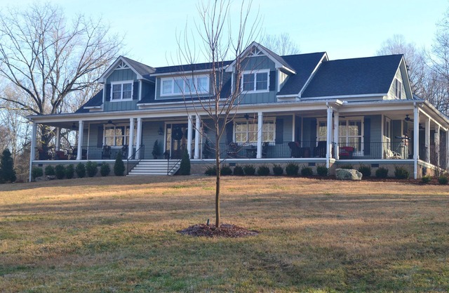 Home in private country setting within 35 minutes of downtown Nashville. After a day in the city, come home to a peaceful oasis.