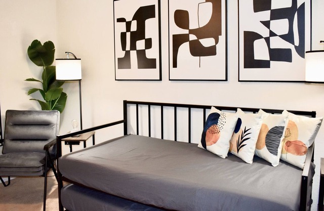 Home In The Woods-Family and Couples Getaway (3BR)