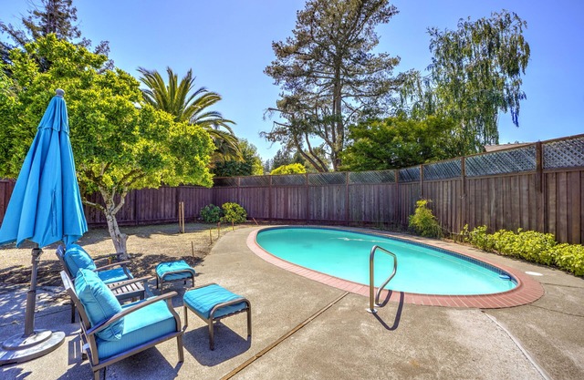 Home near Sonoma with pool & hot tub