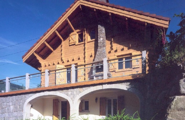 Homerez - Encantador Chalet en La Bresse con Terraza y Jardín Cerrado
