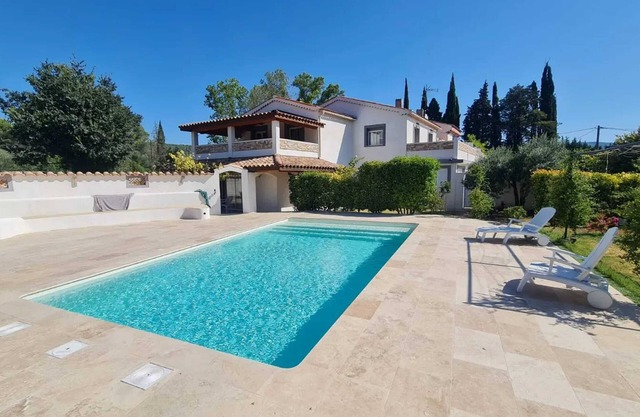 Homerez - Villa encantadora en Villecroze con piscina privada