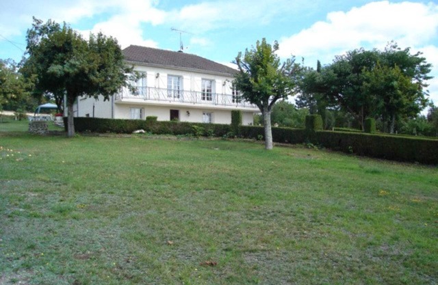 Homerez - Apartamento cómodo en Mensignac cerca del campo