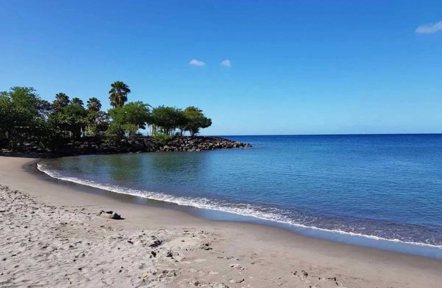 Homerez - Acogedora Casa en Schoelcher con Bella Vista