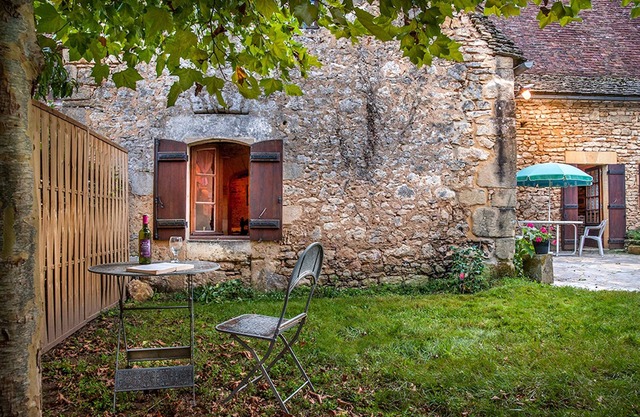 Homerez - Castillo para 6 pers. con piscina, jardín y terraza en Sarlat