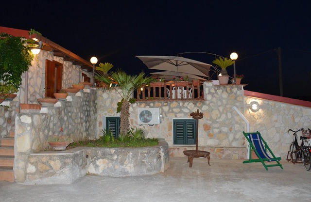 Homerez - Apartamento a 700 m de la playa para 4 pers. con terraza en Vieste