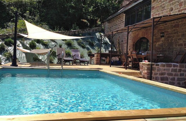 Homerez - Amplia Villa en Noailhac con piscina privada