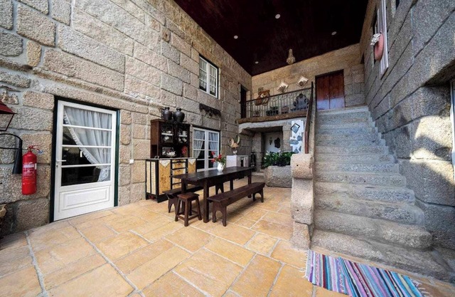 Homerez - Villa espaciosa con piscina privada en Penafiel
