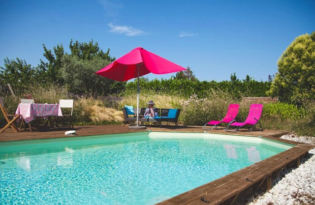 Homerez - Villa para 8 pers. con piscina, jacuzzi, jardín y terraza en Noe