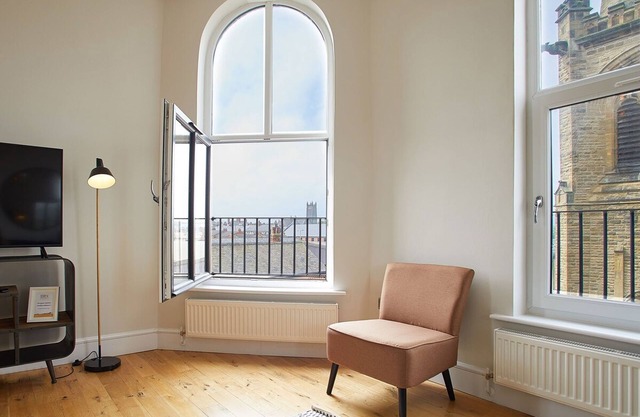 Host Stay Artsbank Apartment