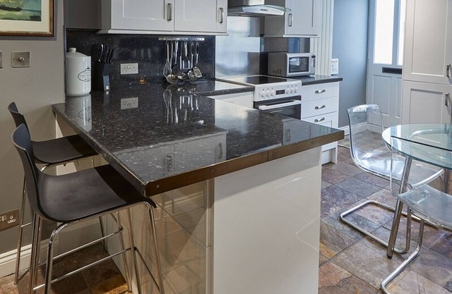 Host Stay Brunswick Cottage