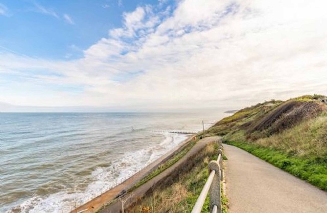 Host & Stay | Coastal Retreat