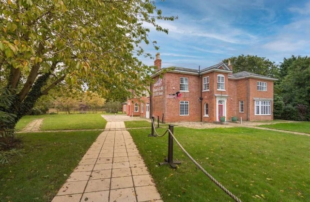 Host & Stay | Redwings Sanctuary Rooms