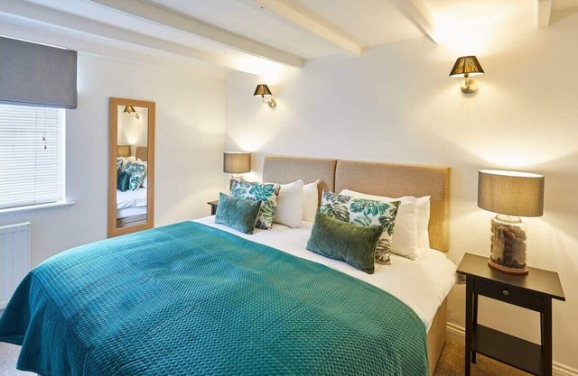 Host & Stay | Waterlily Cottage