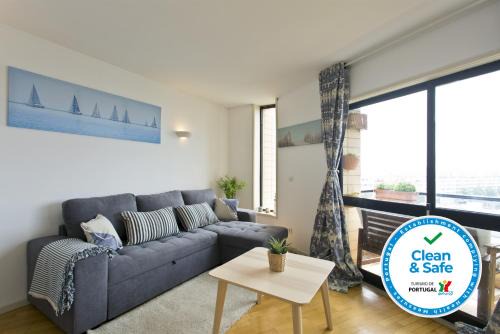 Host Wise - Amazing Comfy Flat with Balcony