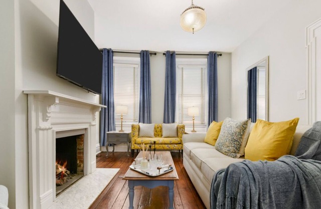 ★ HostWise Stays ★ Restored Victorian in the Mexican War Streets! Garage parking, family friendly