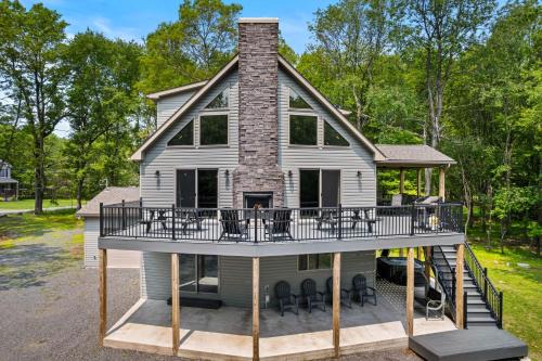 Hot Tub and Community Beach Albrightsville Home!