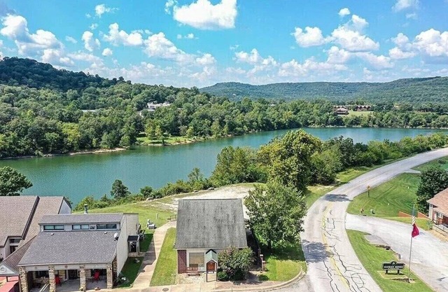 Hot Tub and indoor Jetted Tub, Golfing, Lake View