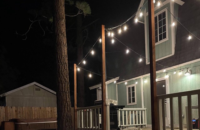 Hot Tub!! "Cottage Sleeps 6”