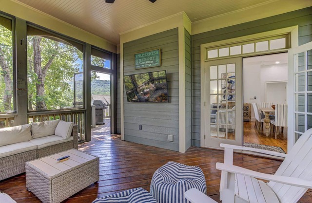 Hot Tub Downtime, Fireside Chats & Movie Nights Within 8,000-Acre Community - Mountain Grove Lodge