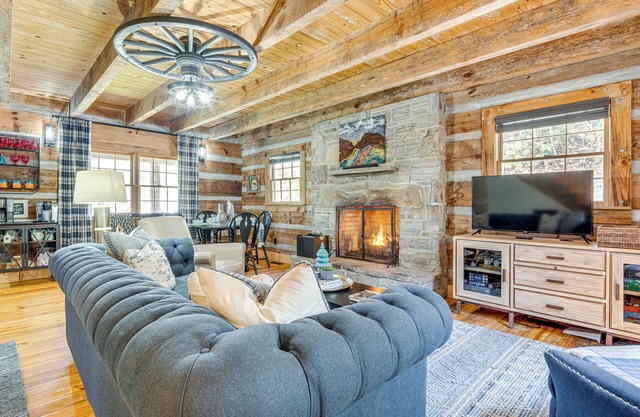 Hot Tub, Fire Pit & Creek Access: Whittier Cabin!