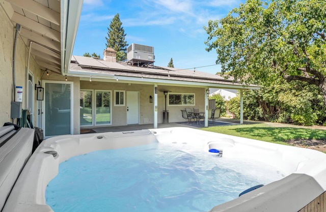 Hot Tub, Game Room - 3 Bed: 2 Bath near Fig Garden Loop!