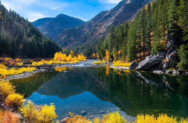 Amplia casa con hermosas vistas de encantamiento y grandes espacios al aire libre