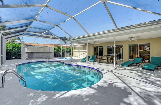 Hot Tub & Heated Pool: Bonita Springs Getaway!