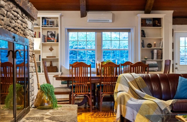 Hot Tub - Lux Laurel Highlands- The Mountain House