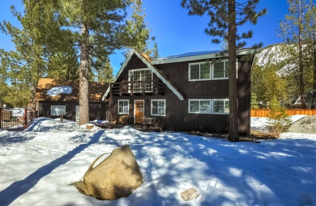 Panorama Chalet - Hot tub + Dogs + Pool Table