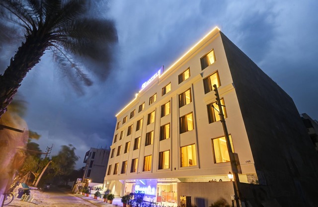 Hotel 91 City Centre Sector 52