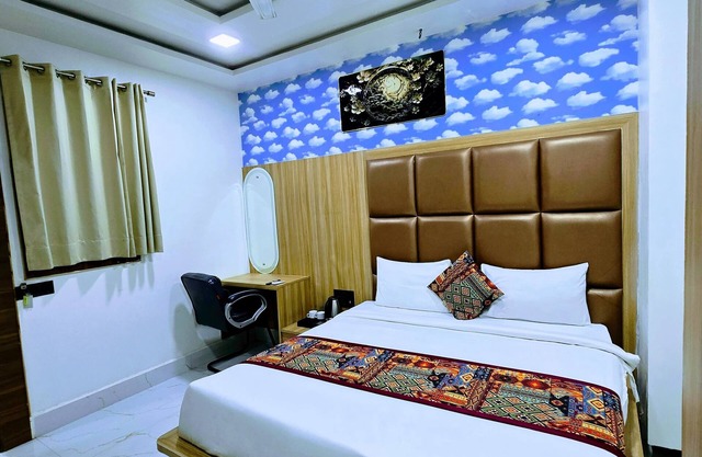Hotel Aaarav Grand - Mathura Vrindavan