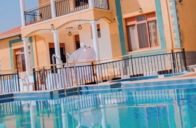 HOTEL DE SILVER BOTIQUE KiGALi