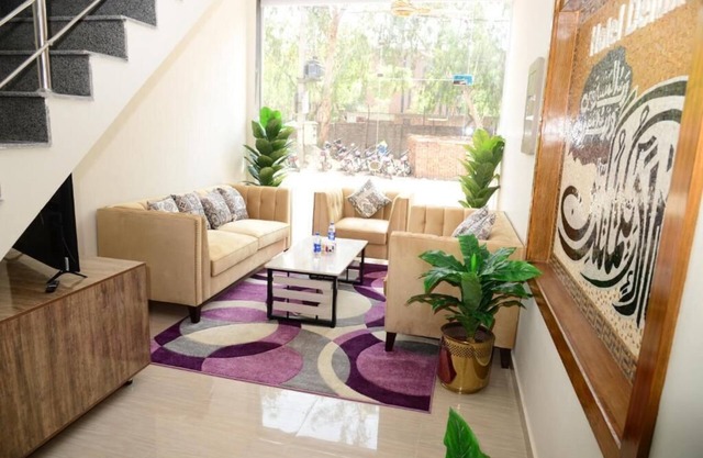 Hotel Deluxe Johar Town Lahore