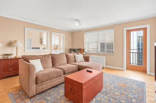 Hotel District 1br Steps To Arenas & Gwcc