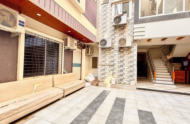 Hotel Dwarkadhish -near Station & Temple