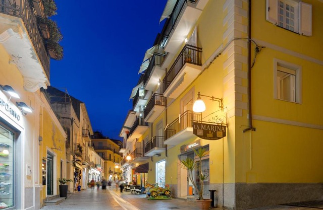 Hotel La Marina